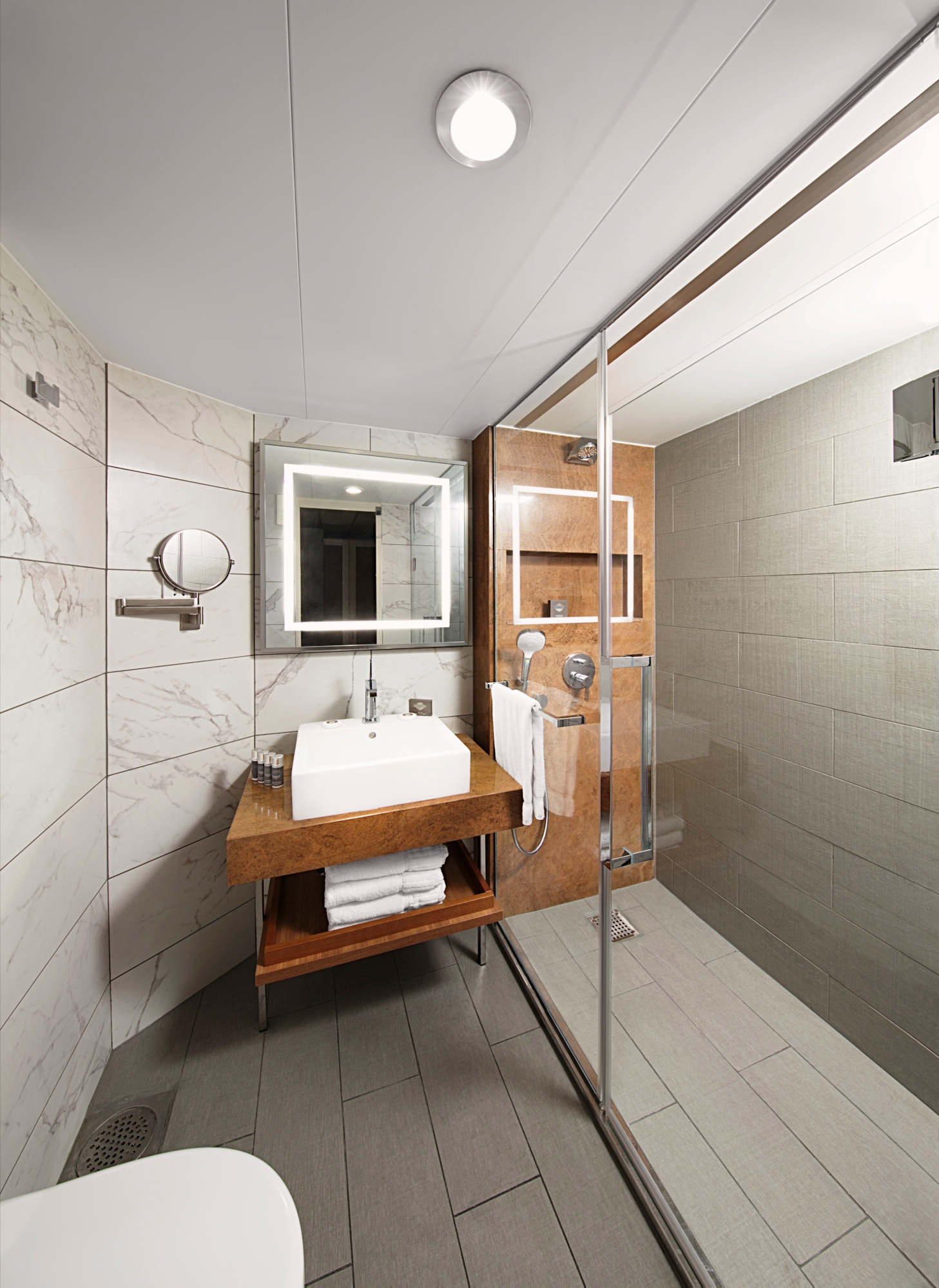 Azamara Pursuit 25