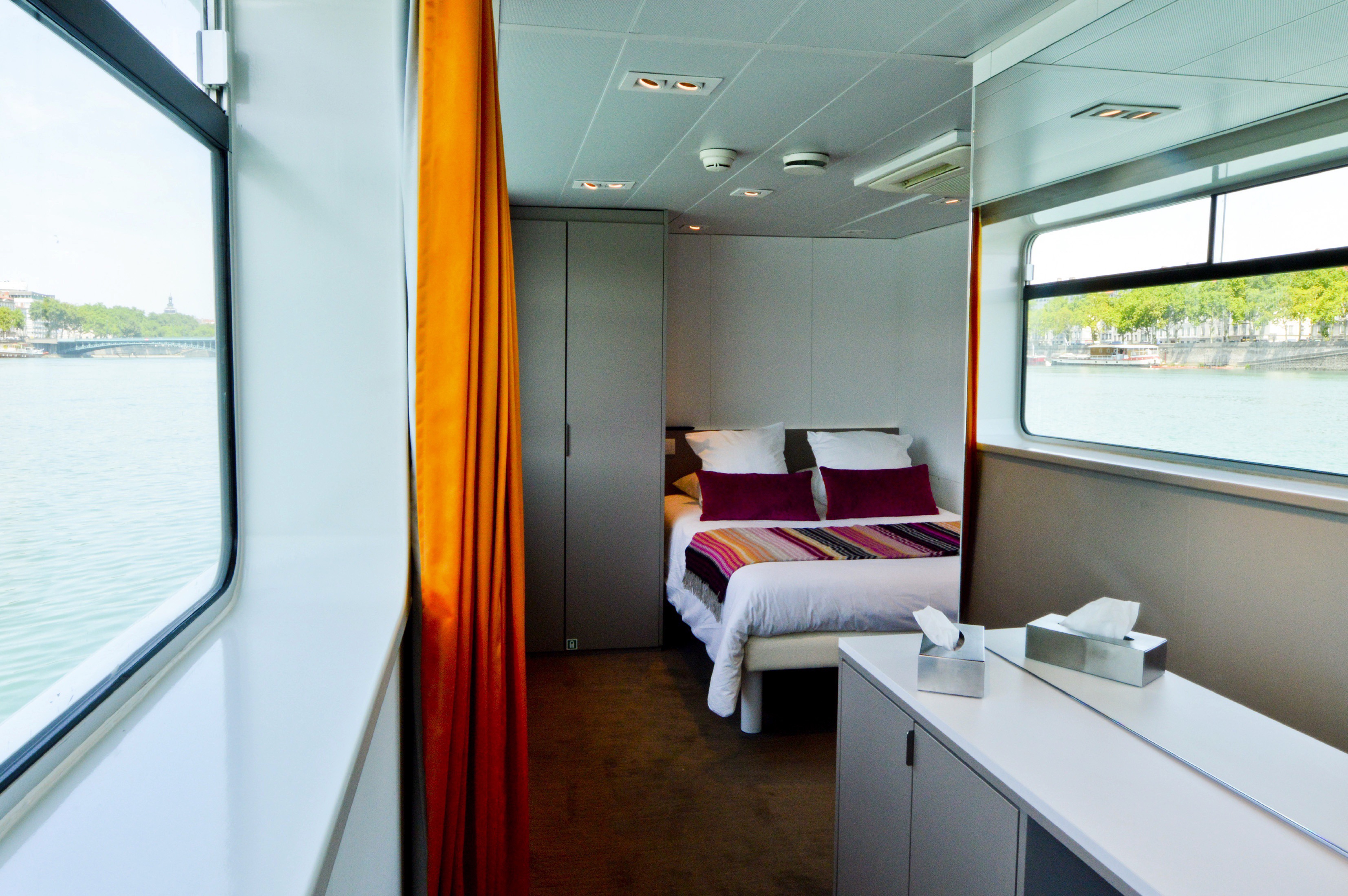 MS Camargue 16