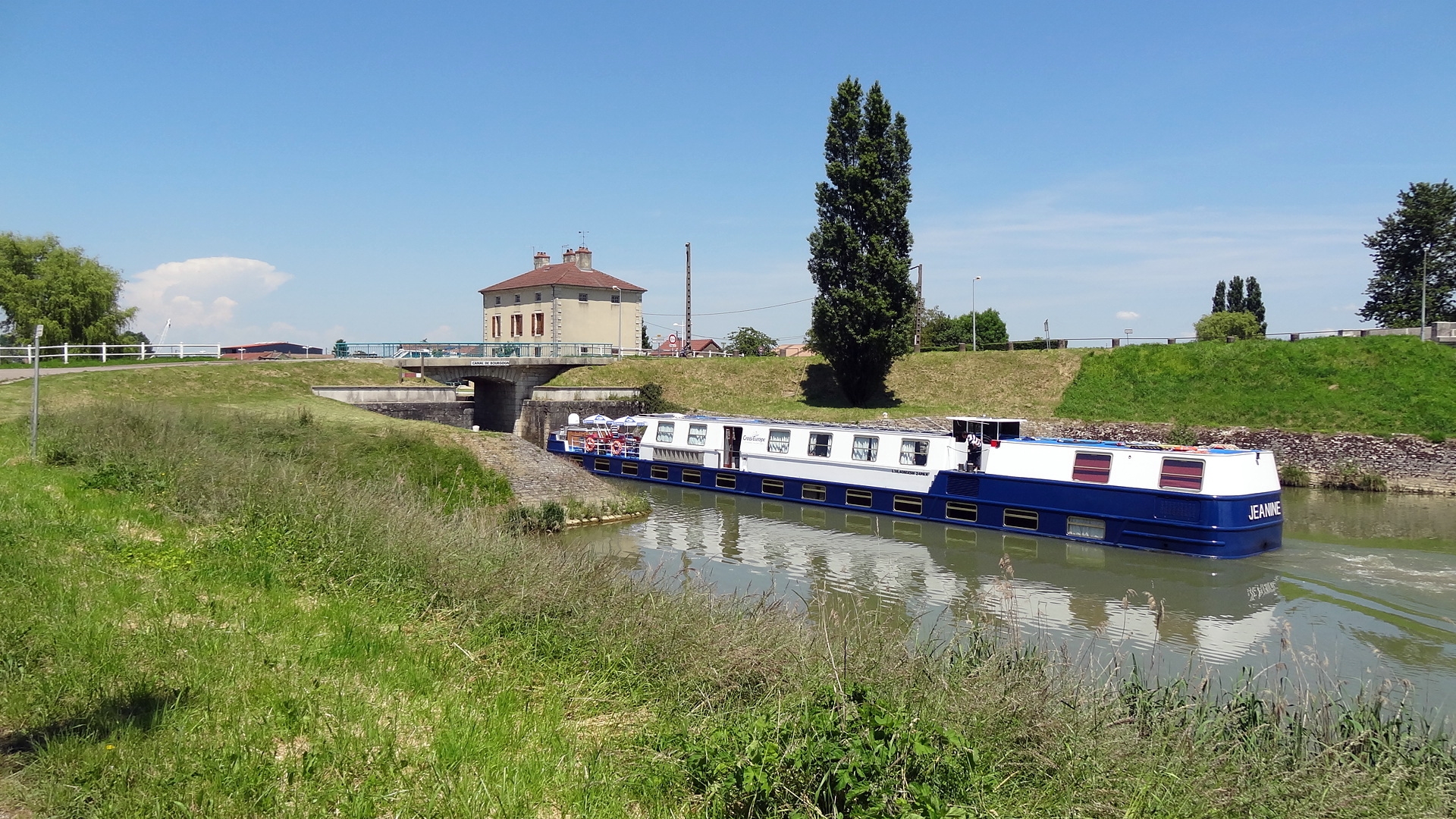 MS Jeanine 4