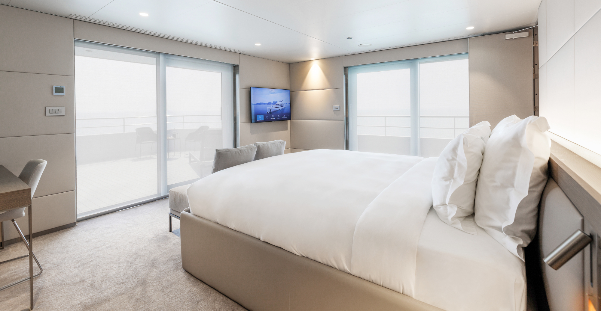 Emerald Azzurra 26