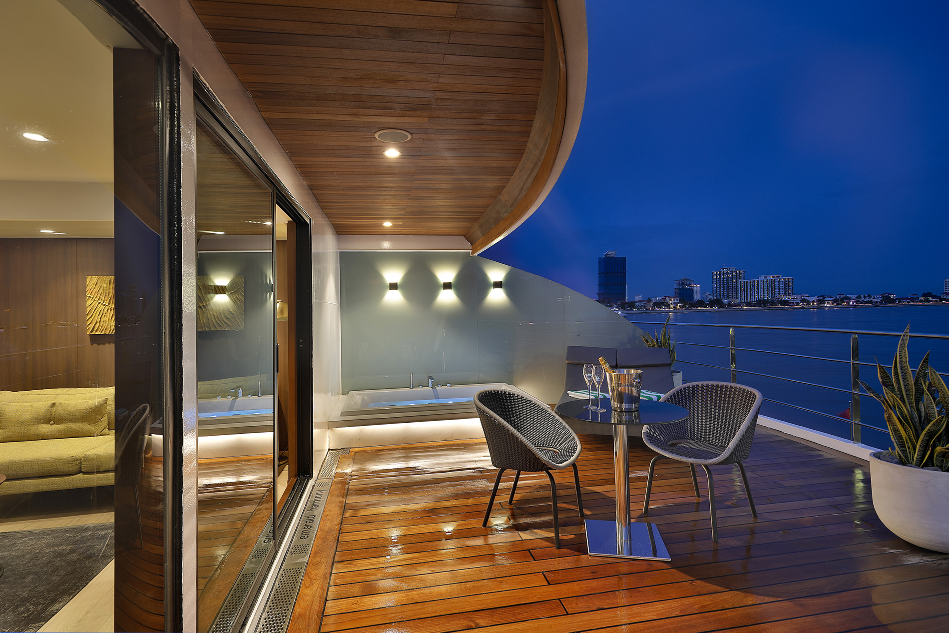 Emerald Harmony 53