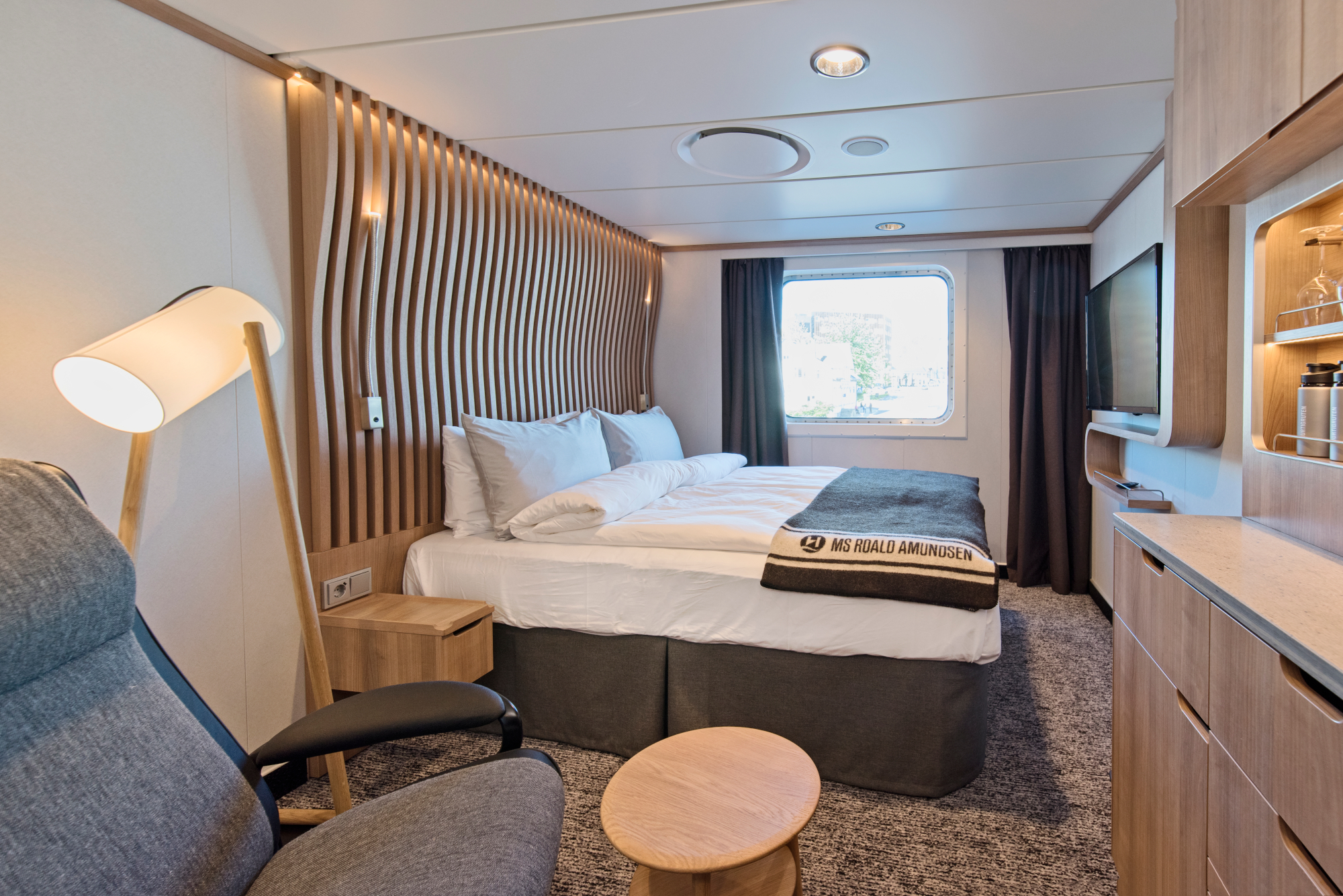 MS Roald Amundsen 24