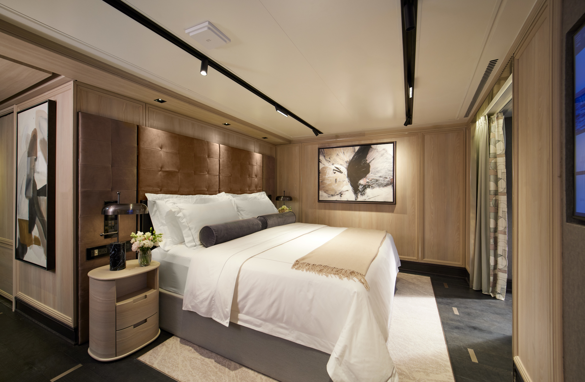 Seven Seas Grandeur 36