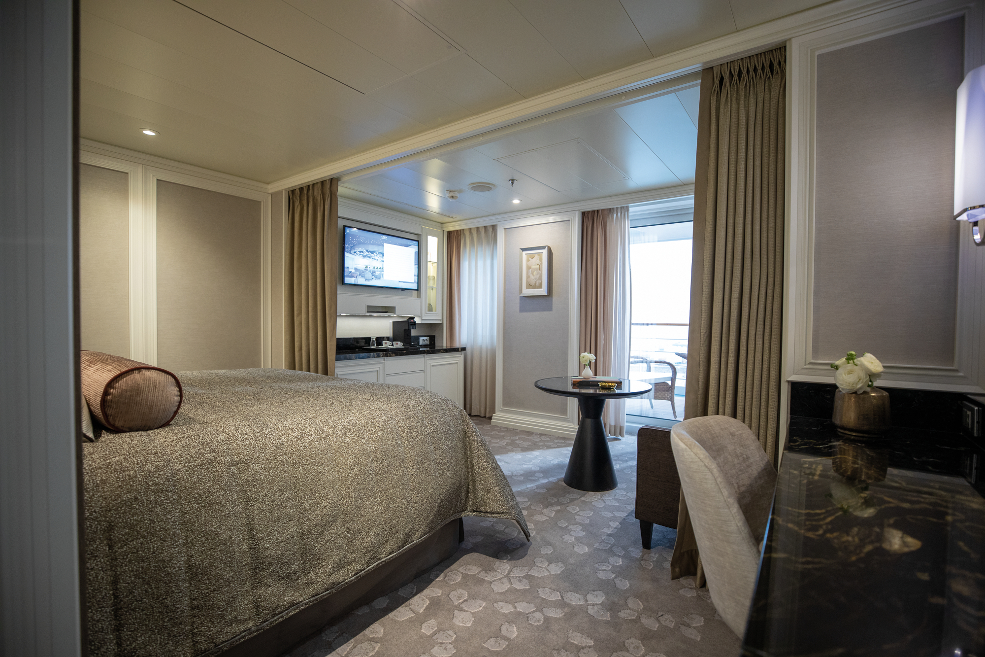 Seven Seas Splendor 23