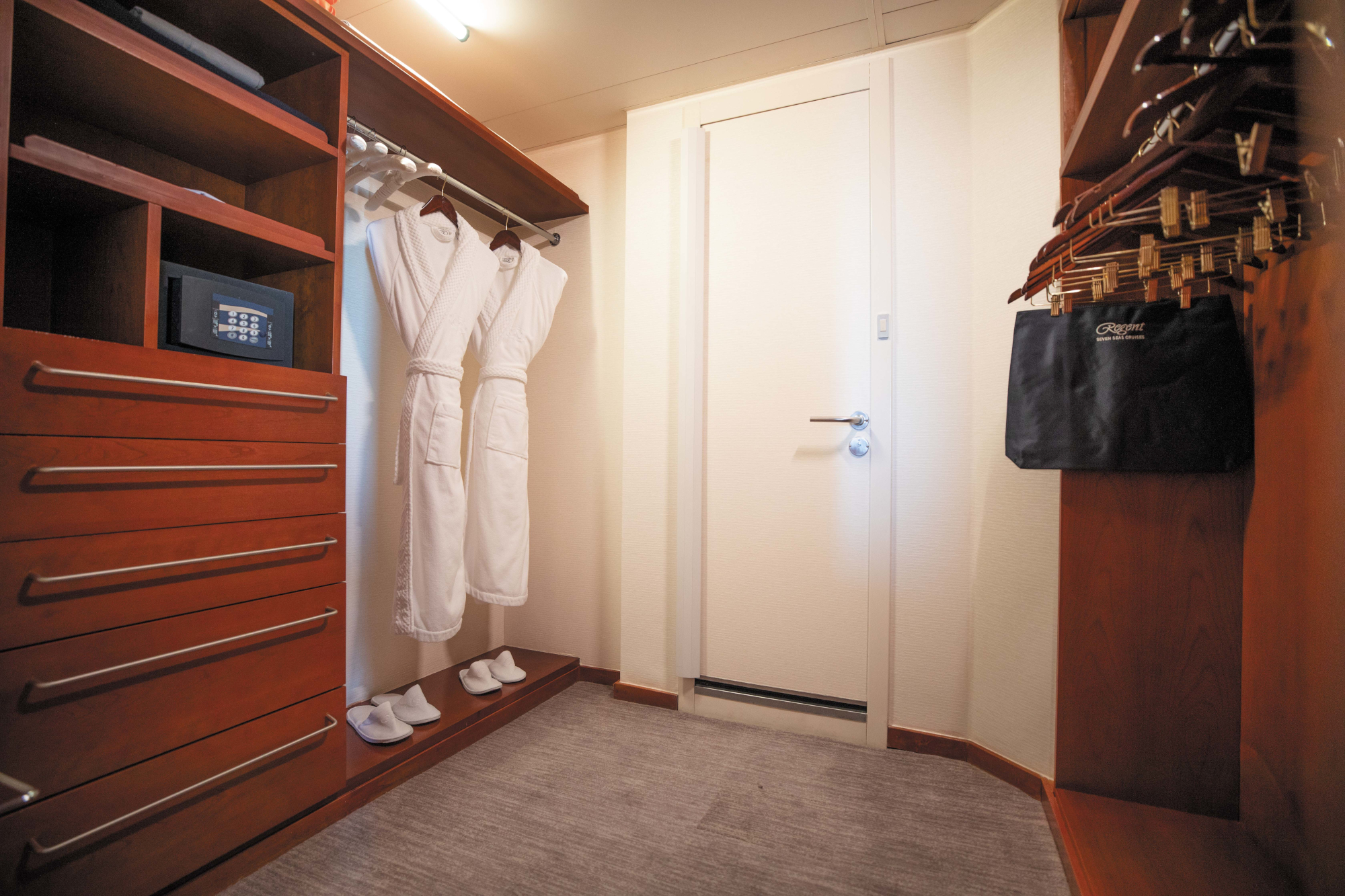 Seven Seas Voyager 36