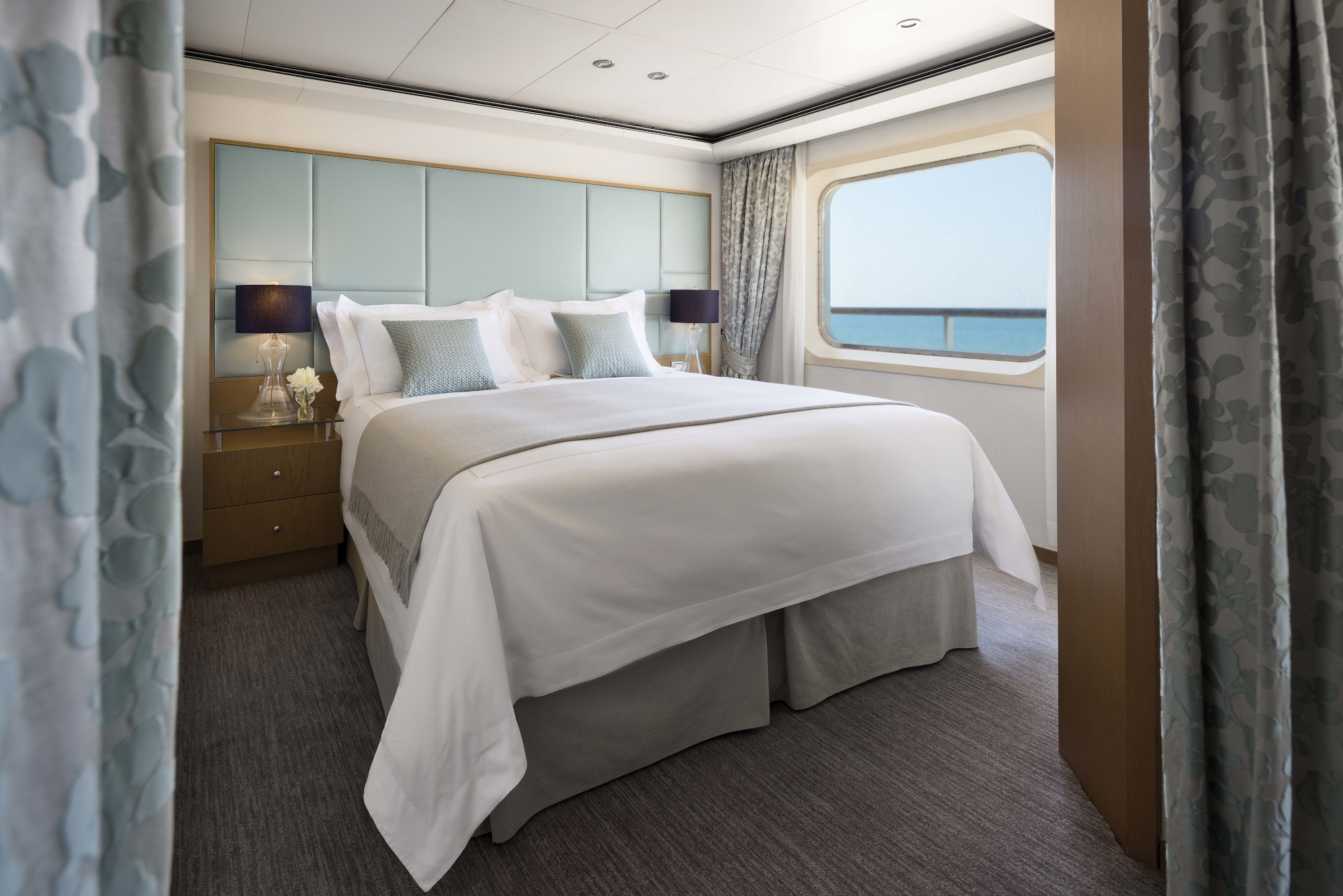 Seven Seas Voyager 37