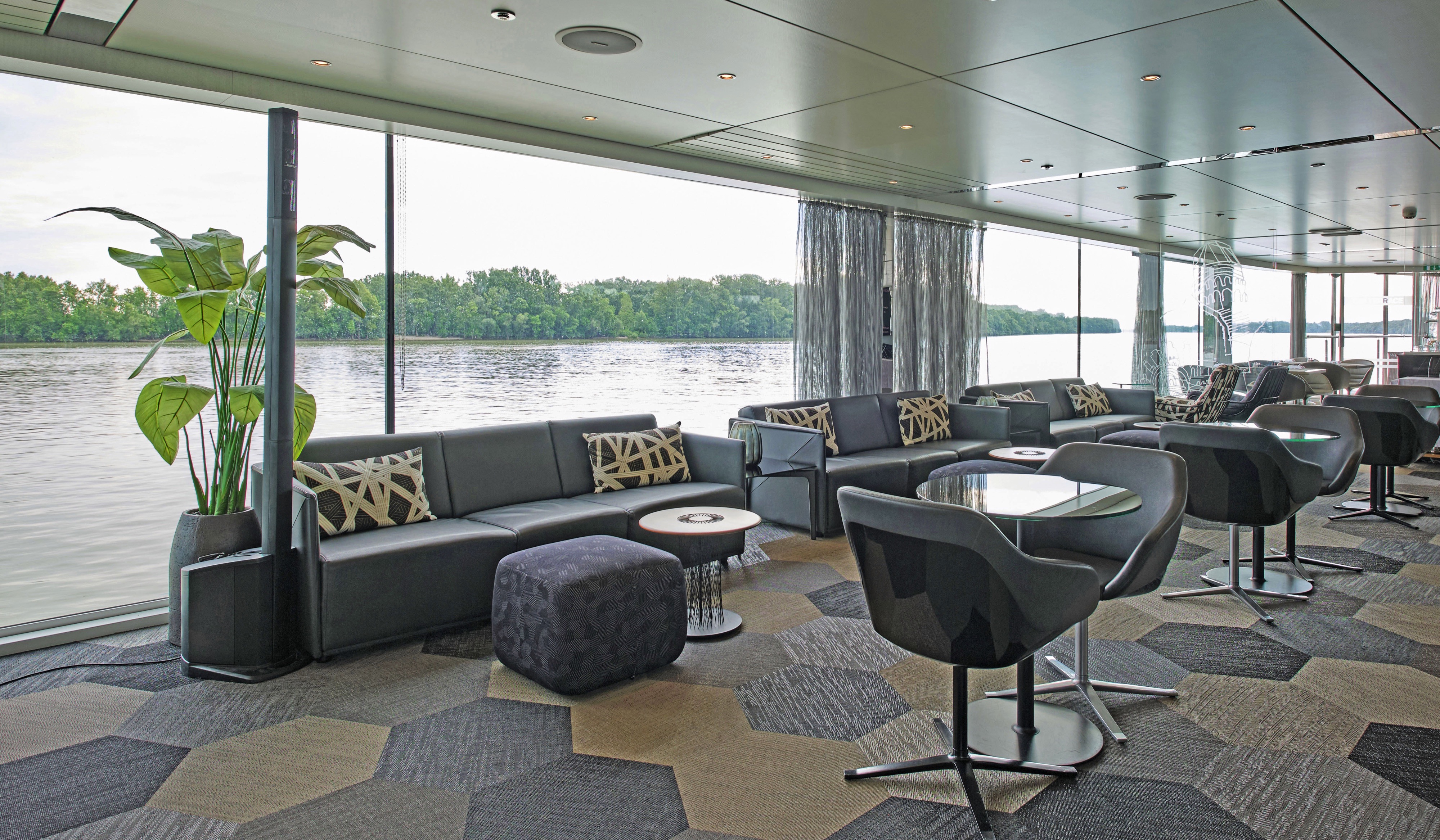 Scenic Amber 20