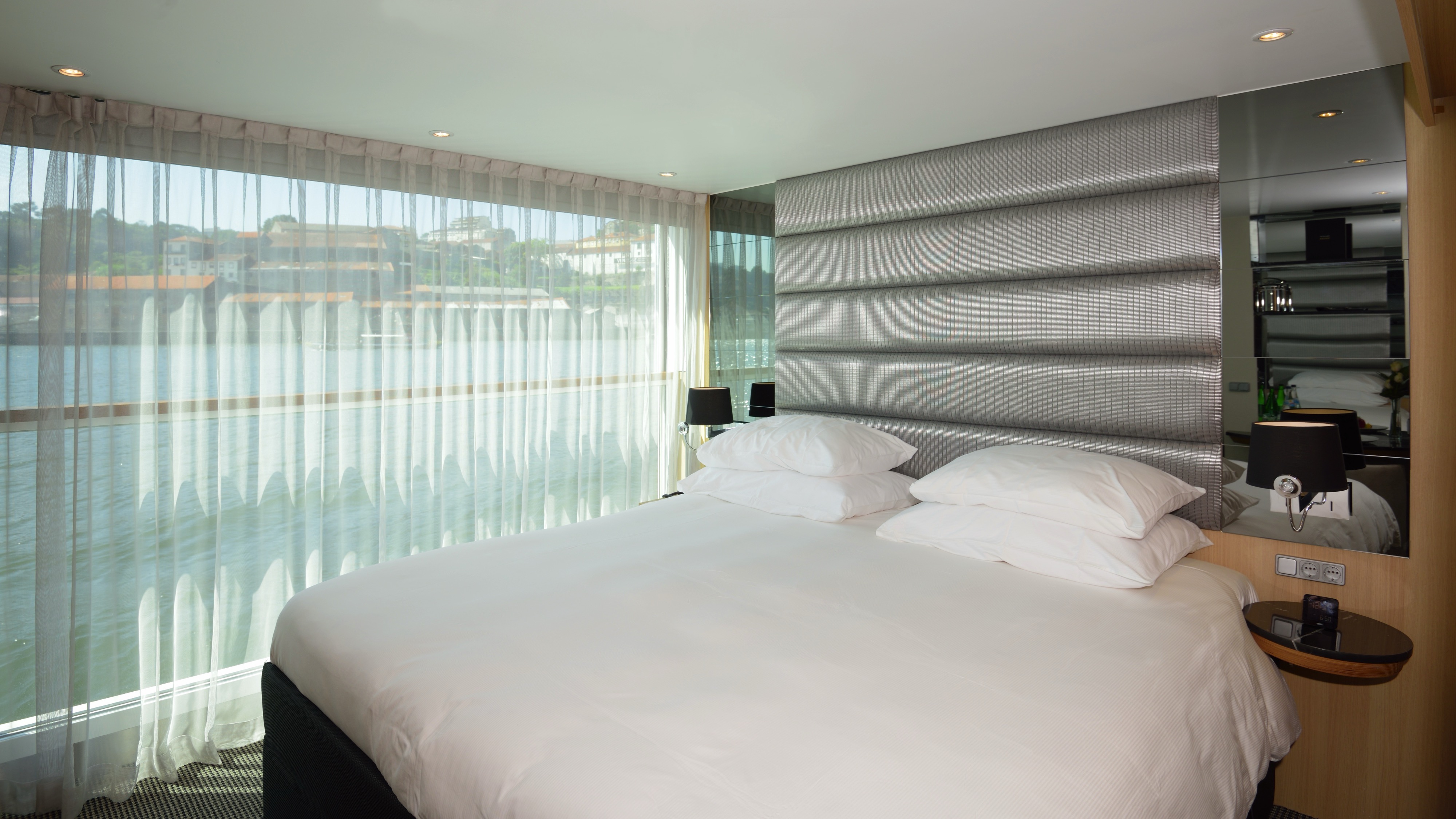 Scenic Aria 24