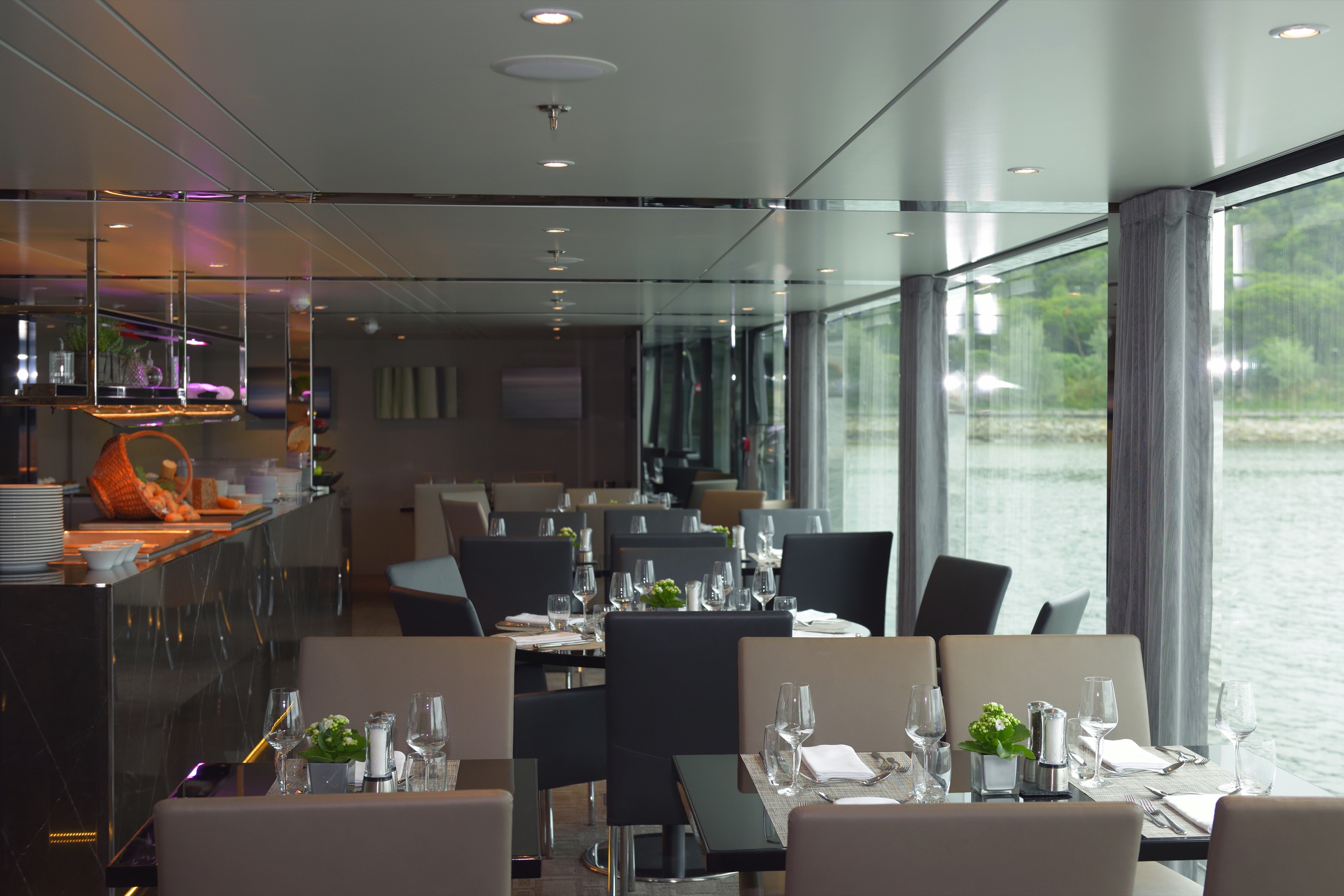 Scenic Aria 9