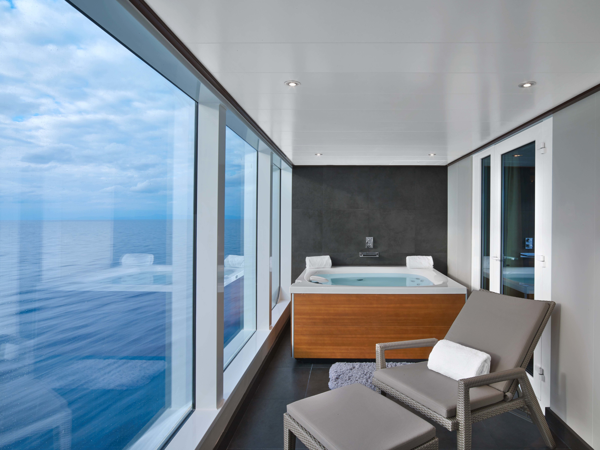 Seabourn Ovation 40