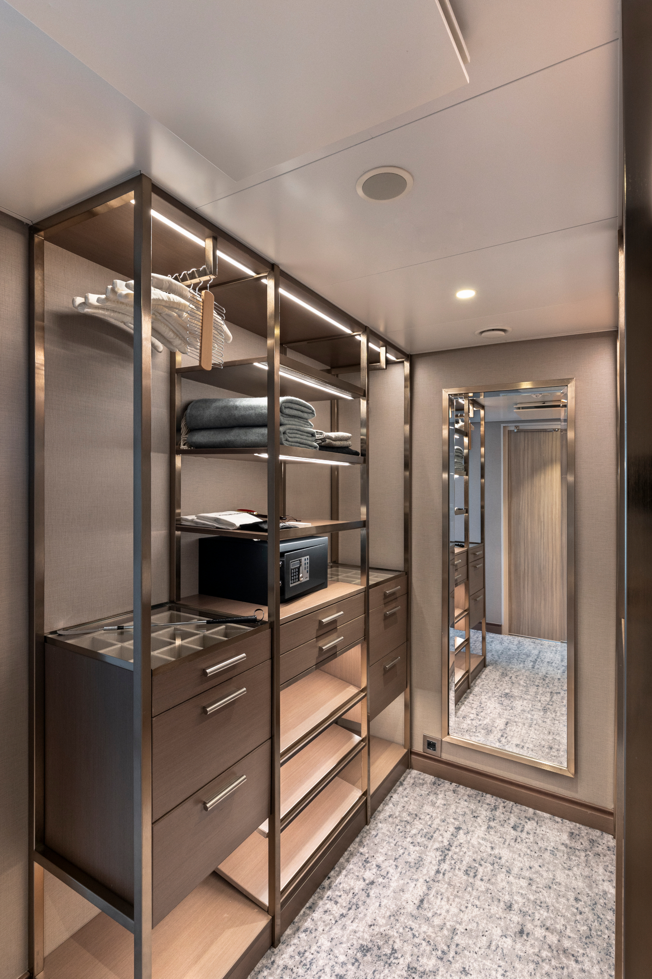 Silver Endeavour 33