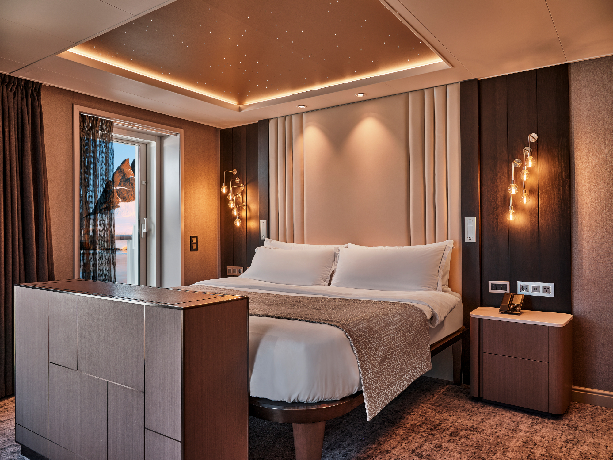 Silver Endeavour 34