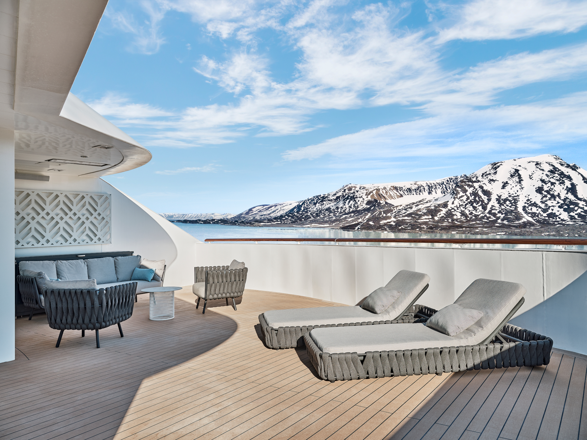 Silver Endeavour 40