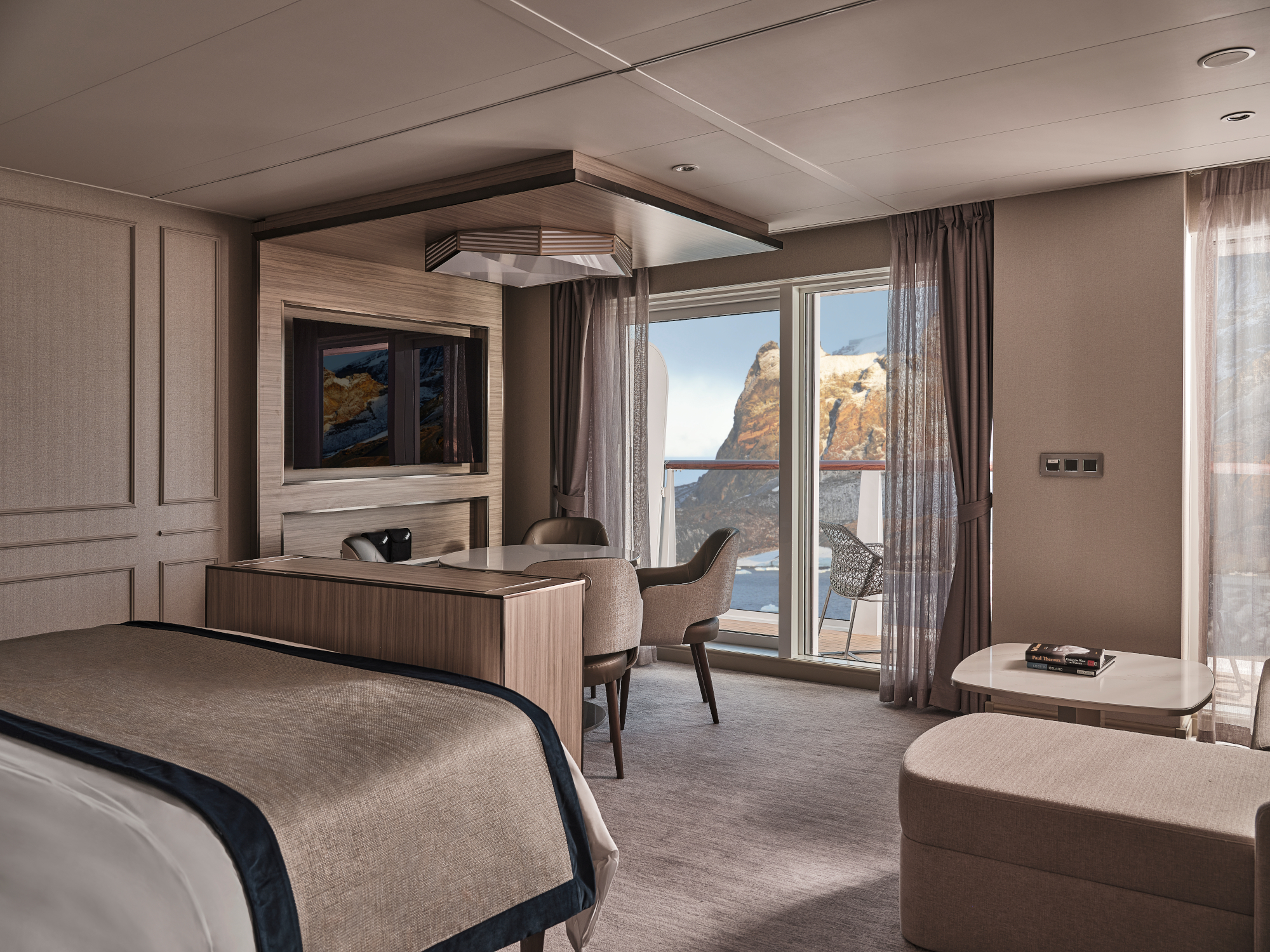 Silver Endeavour 42