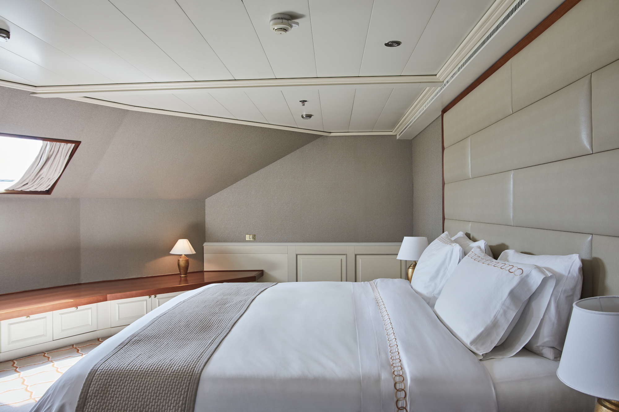 Silver Whisper 41