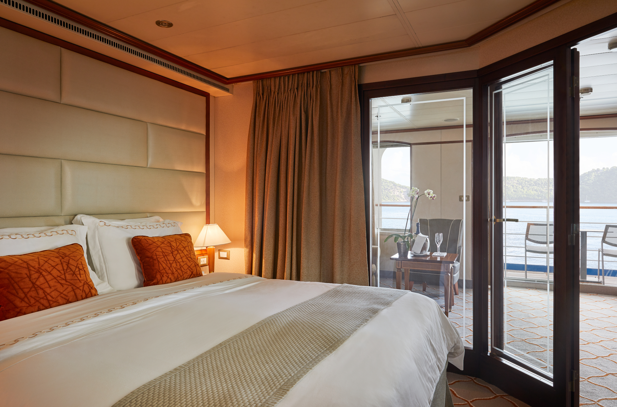Silver Whisper 45