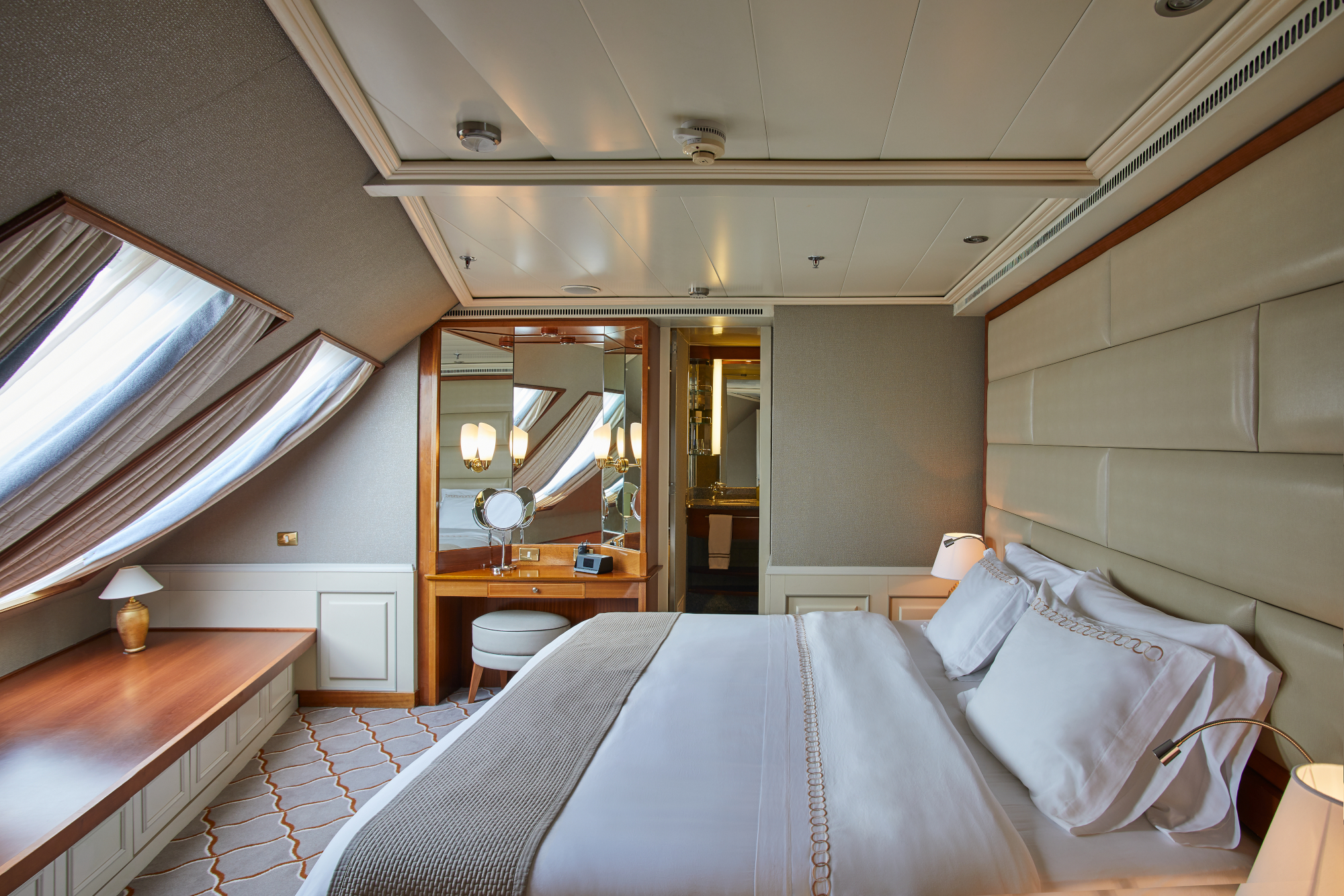 Silver Whisper 51
