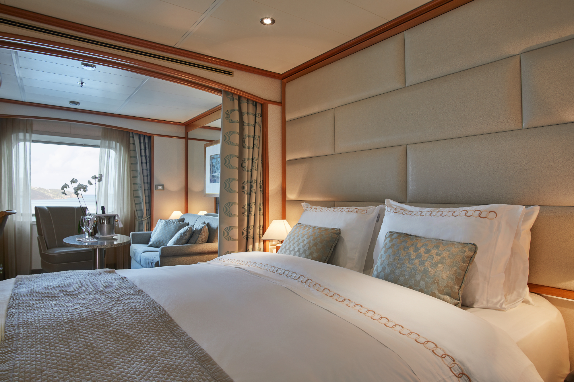 Silver Whisper 33