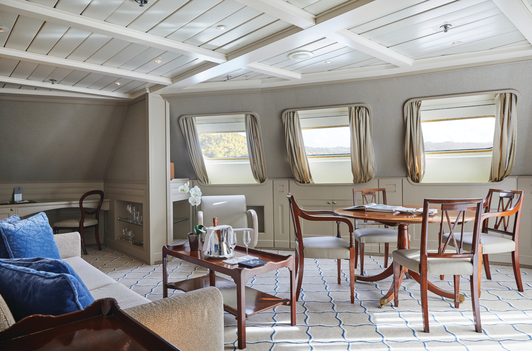 Silver Wind 33