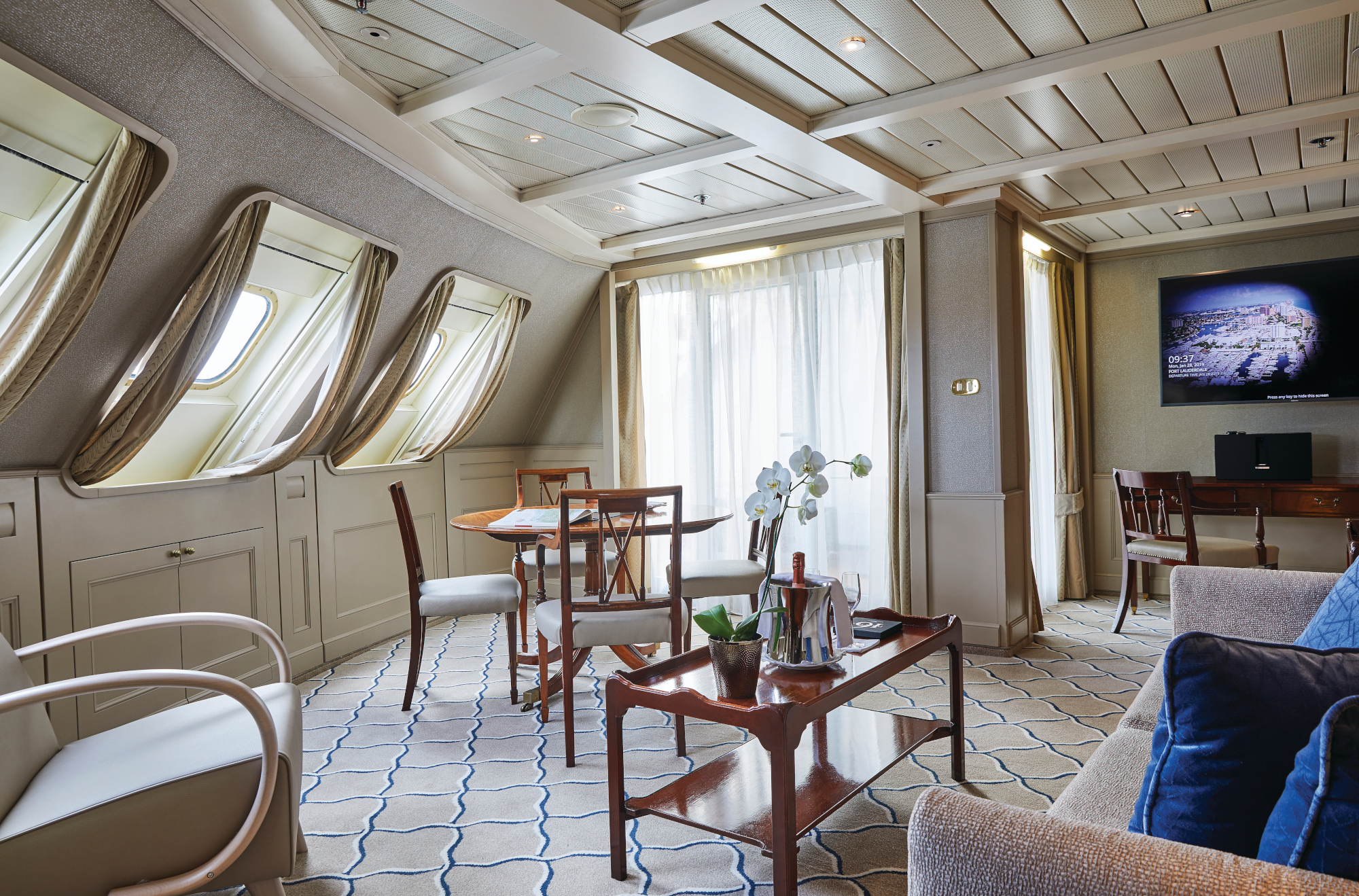 Silver Wind 35